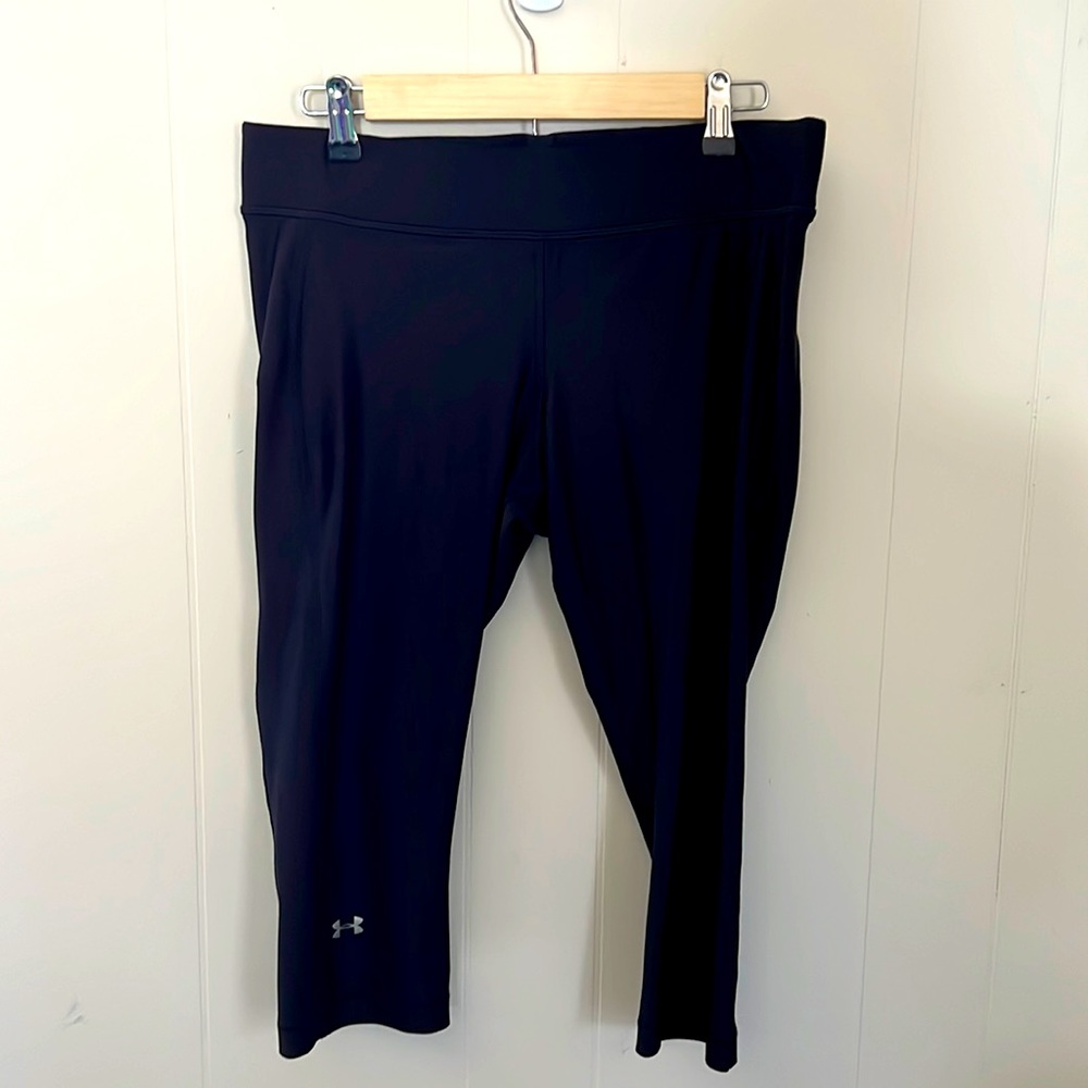 Women’s Under Armour  black XL capri